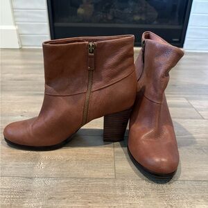 Cole Haan/NIKEAIR brown ankle booties